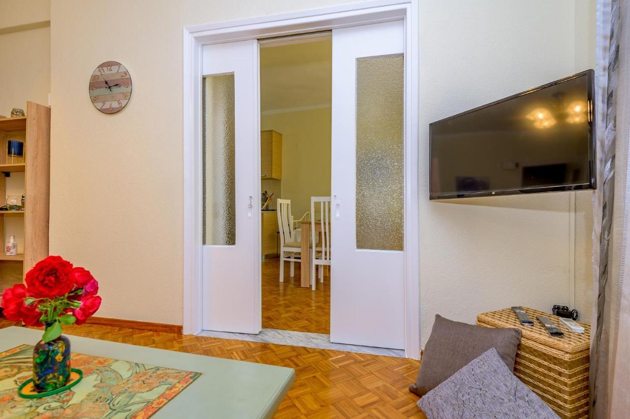 Athanasia'S Central Home อเล็กซานโดรโพลิส ภายนอก รูปภาพ