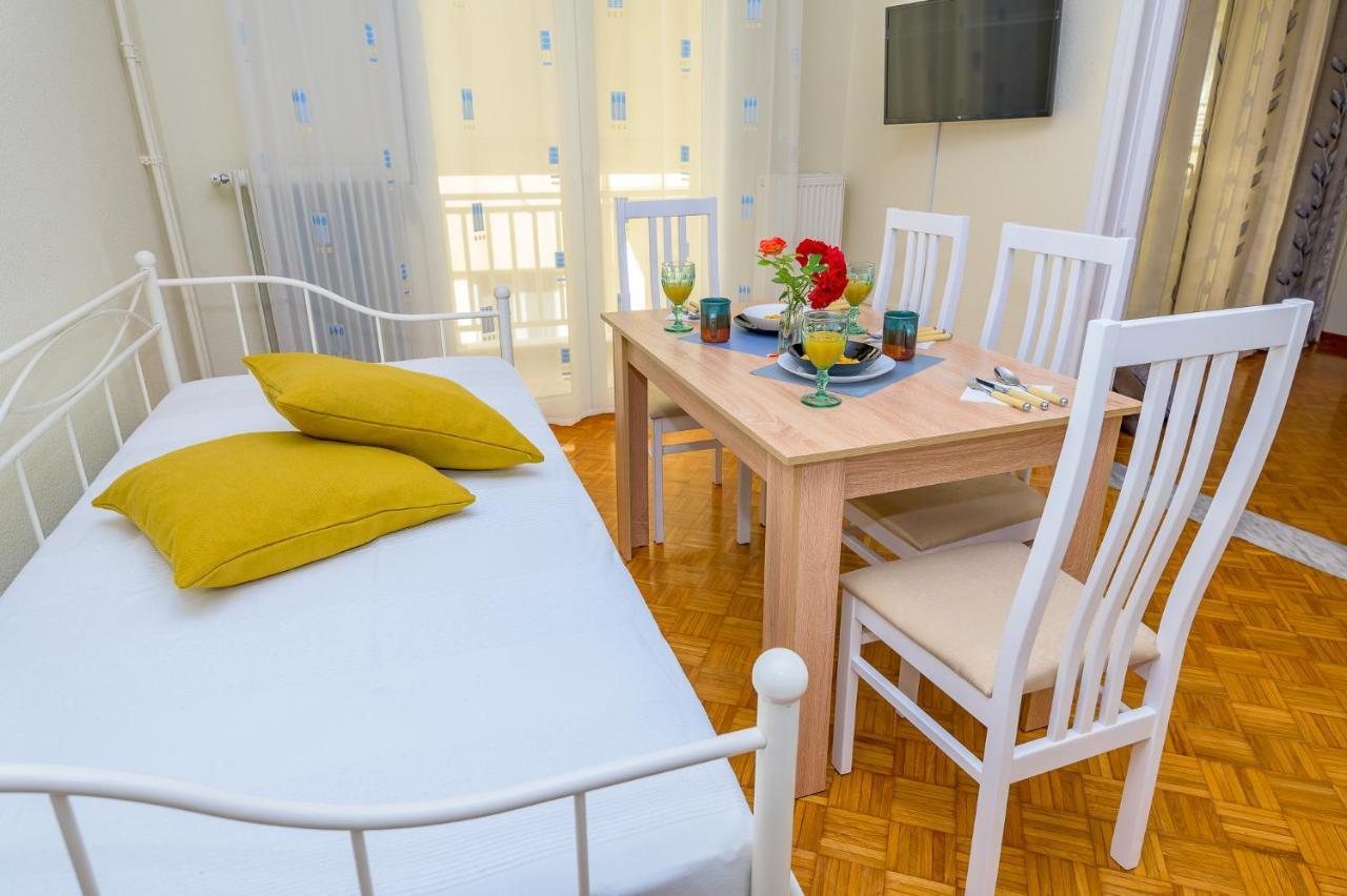 Athanasia'S Central Home อเล็กซานโดรโพลิส ภายนอก รูปภาพ