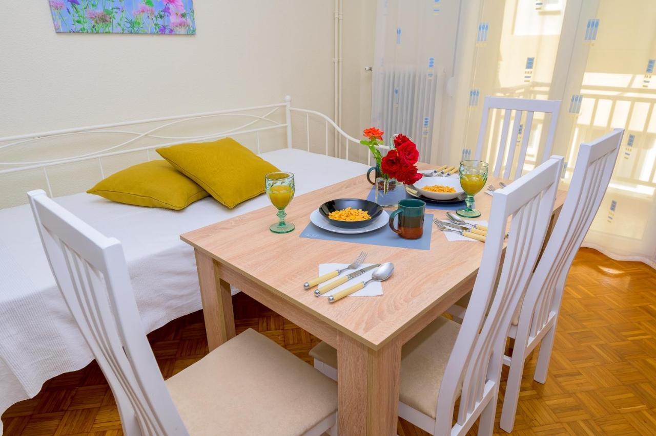 Athanasia'S Central Home อเล็กซานโดรโพลิส ภายนอก รูปภาพ